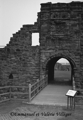 Château de St Andrews, la porte principale